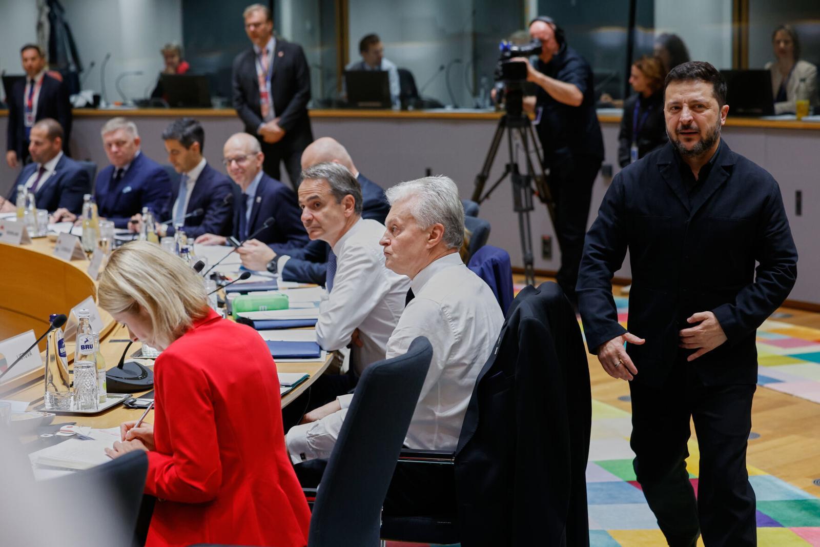 President Zelensky walks into the Brussels summit as he asks partners to defend the Graham sanctions.